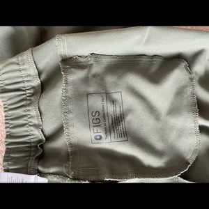 XST figs jogger moss